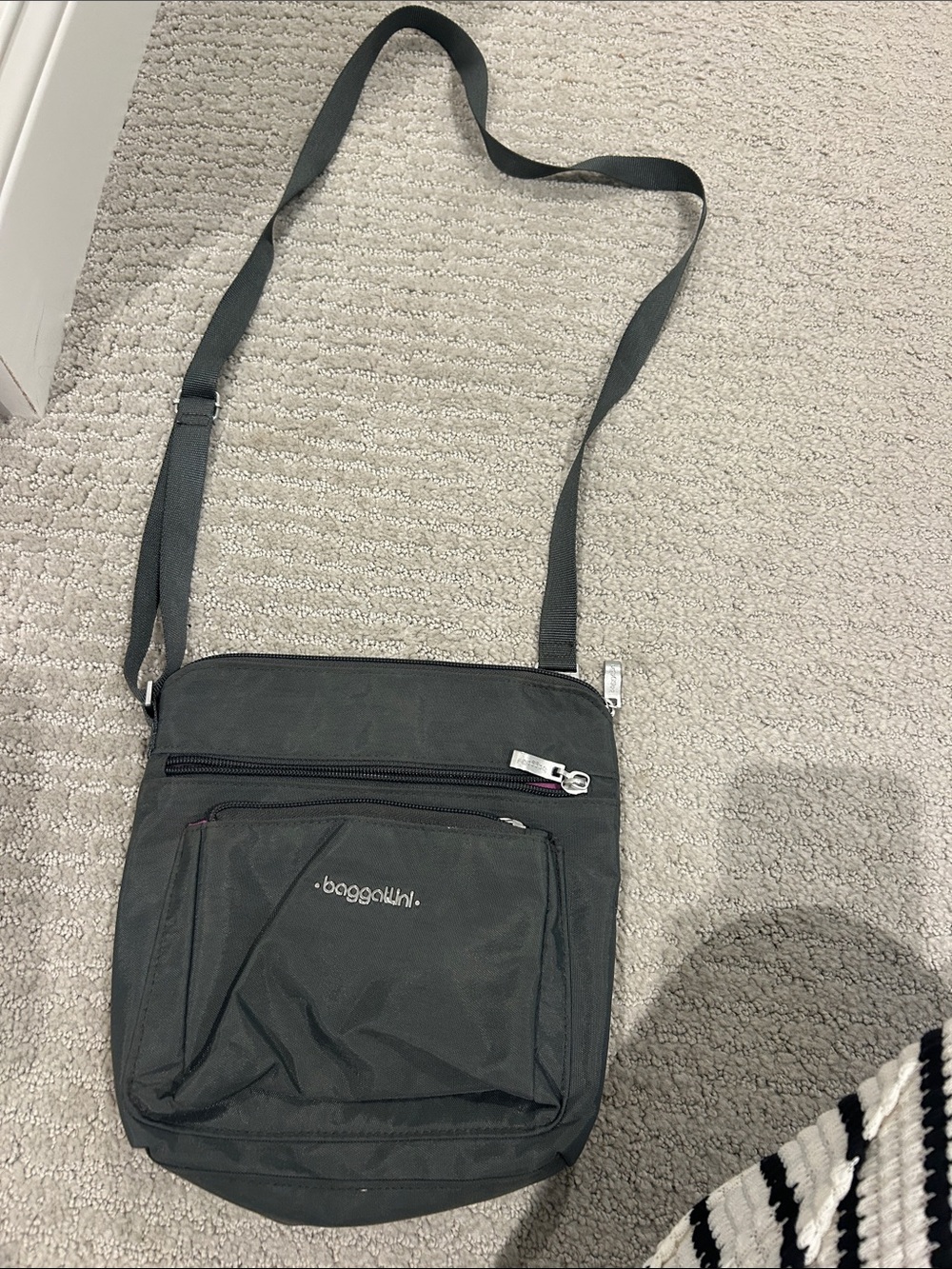 Baggallini Black Slim Crossbody Messenger Bag